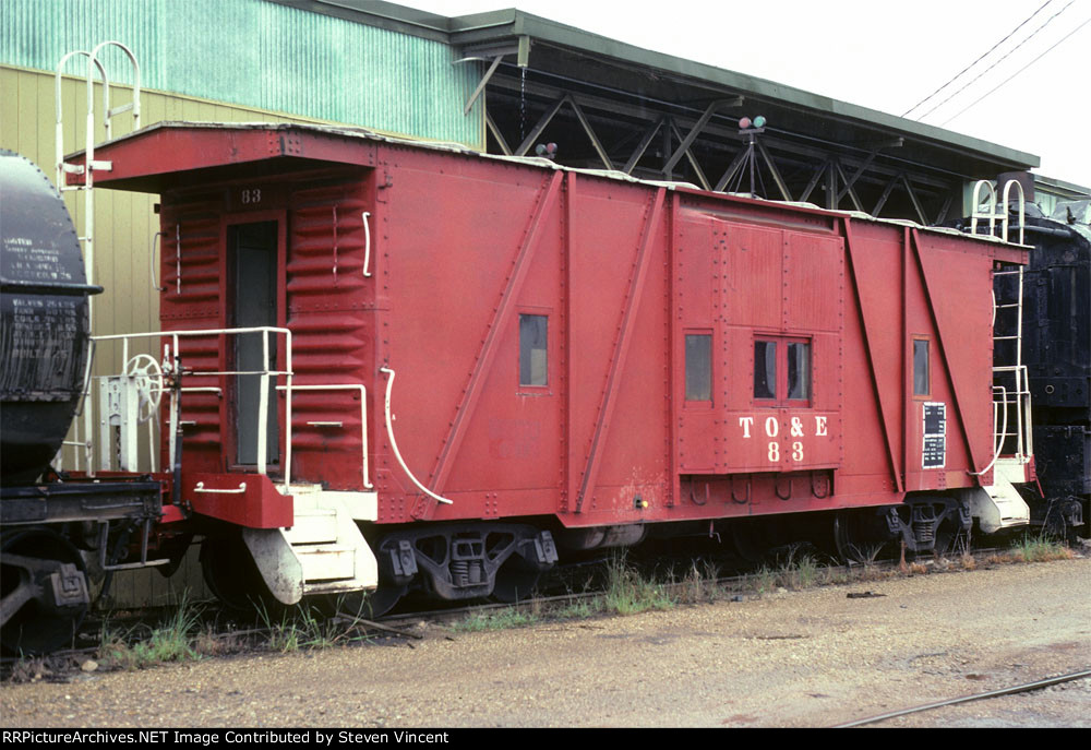 Texas Oklahoma & Eastern bay window caboose #83